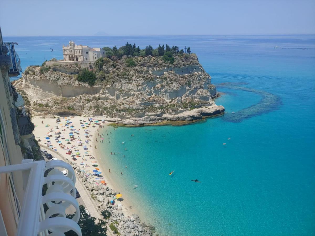 Domus Centro Tropea Hotel Exterior photo