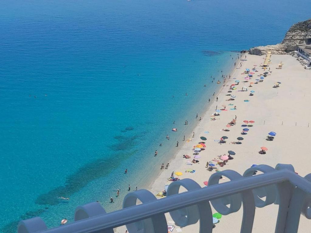 Domus Centro Tropea Hotel Exterior photo
